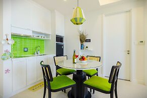 Hillside Sunset Apartment