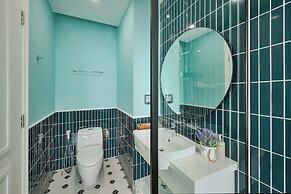 Hillside Sunset Apartment