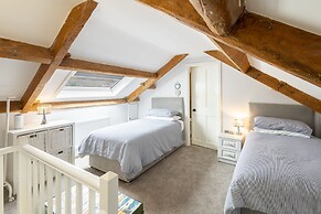 Host Stay Arundel Cottage