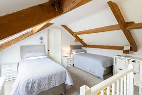 Host Stay Arundel Cottage