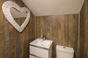 Host Stay Arundel Cottage