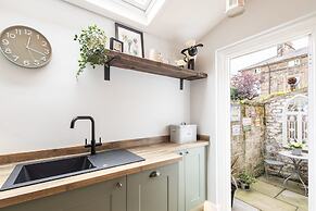 Host Stay Arundel Cottage