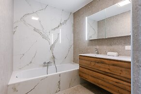 Spacious Apartment With Huge Terrace With sea View