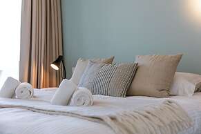 Spacious Apartment With Huge Terrace With sea View