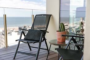 Spacious Apartment With Huge Terrace With sea View