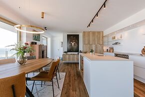 Spacious Apartment With Huge Terrace With sea View