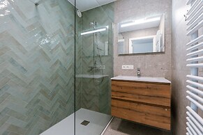 Spacious Apartment With Huge Terrace With sea View