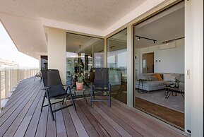 Spacious Apartment With Huge Terrace With sea View