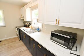 5 min Walk to Notre Dame Modern Home 517