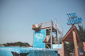 Mablethorpe Lakeside Caravan With Decking & Wi-fi!