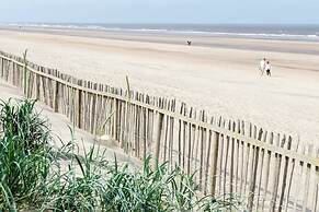 Mablethorpe Lakeside Caravan With Decking & Wi-fi!