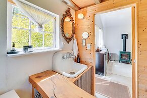 Highland 1850s Studio Barn on Sprawling 4.5 Acres!