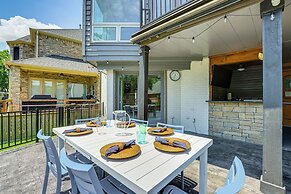 Exquisite Canal-front Home: Access to Lake Conroe!