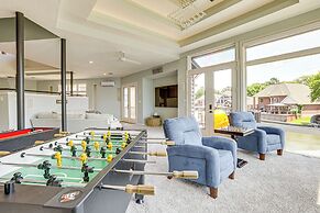 Exquisite Canal-front Home: Access to Lake Conroe!