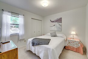 Bella Vista Townhome w/ Deck Near Back 40 Trail!