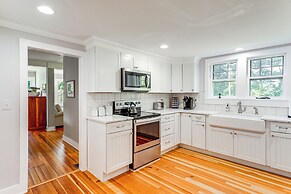 2 Mi to Dtwn: 2-acre Retreat w/ Large Yard!