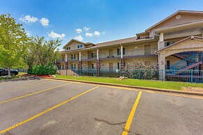 Scenic Condo Near Lake & Branson Entertainment!