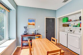 Deck & Greenbelt Access: Lovely Austin Home