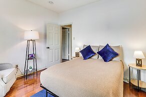 Deck & Greenbelt Access: Lovely Austin Home