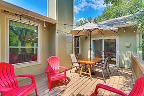 Deck & Greenbelt Access: Lovely Austin Home