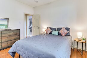 Deck & Greenbelt Access: Lovely Austin Home