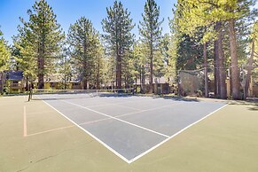 Scenic Mammoth Lakes Condo: Near Skiing & Hiking!