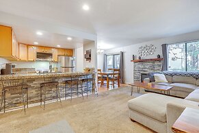 Scenic Mammoth Lakes Condo: Near Skiing & Hiking!