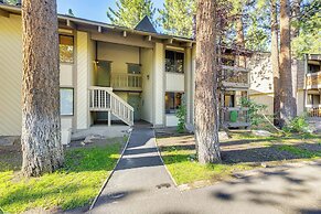 Scenic Mammoth Lakes Condo: Near Skiing & Hiking!