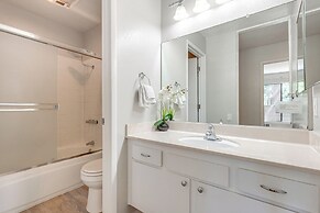 Scenic Mammoth Lakes Condo: Near Skiing & Hiking!