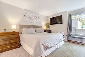 Scenic Mammoth Lakes Condo: Near Skiing & Hiking!