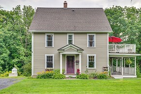 Family-friendly Retreat in Barre: 2 Spacious Decks