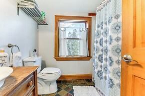 Family-friendly Retreat in Barre: 2 Spacious Decks