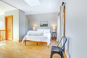 Family-friendly Retreat in Barre: 2 Spacious Decks