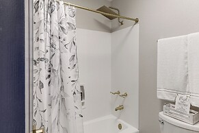 Deluxe Flagstaff Abode w/ Game Room & Outdoor Fun!