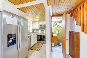 6 Mi to Grandfather Mtn: Peaceful Getaway w/ Grill