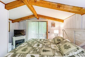 6 Mi to Grandfather Mtn: Peaceful Getaway w/ Grill