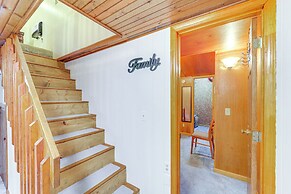 6 Mi to Grandfather Mtn: Peaceful Getaway w/ Grill