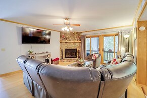 6 Mi to Grandfather Mtn: Peaceful Getaway w/ Grill