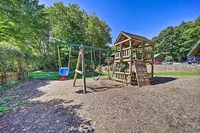 6 Mi to Grandfather Mtn: Peaceful Getaway w/ Grill