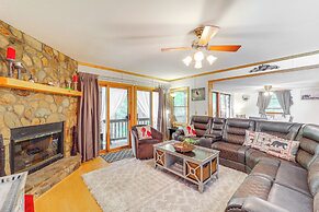 6 Mi to Grandfather Mtn: Peaceful Getaway w/ Grill