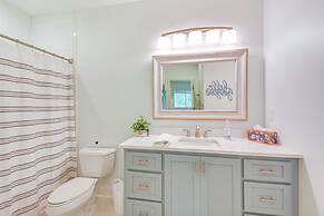 Spacious Lake Keowee Home: Boat Slip & Pool Access