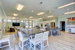 Spacious Lake Keowee Home: Boat Slip & Pool Access