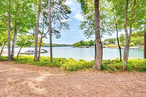 Spacious Lake Keowee Home: Boat Slip & Pool Access
