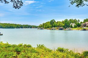Spacious Lake Keowee Home: Boat Slip & Pool Access