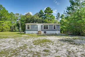 Crescent City Home w/ Charcoal Grill: Near 3 Lakes