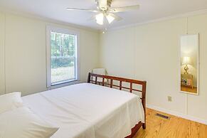 Crescent City Home w/ Charcoal Grill: Near 3 Lakes