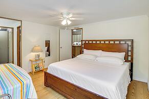 Crescent City Home w/ Charcoal Grill: Near 3 Lakes