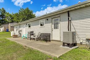 Quiet Dry Ridge Home w/ Yard - Near Ark Encounter!