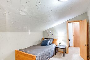 Sweetwater Lake House w/ Covered Patio!