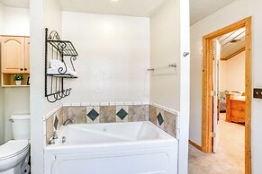 Sweetwater Lake House w/ Covered Patio!